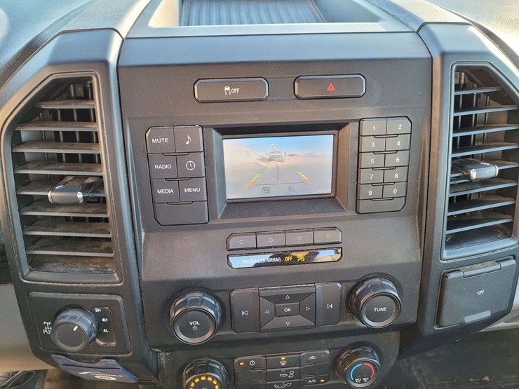 2017-ford-f150-xl-image-11