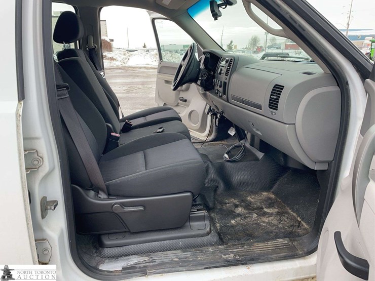 2013-chevrolet-silverado-1500-ls-image-29