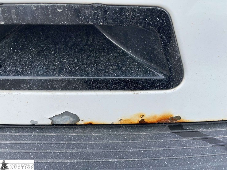 2019-ford-explorer-image-36