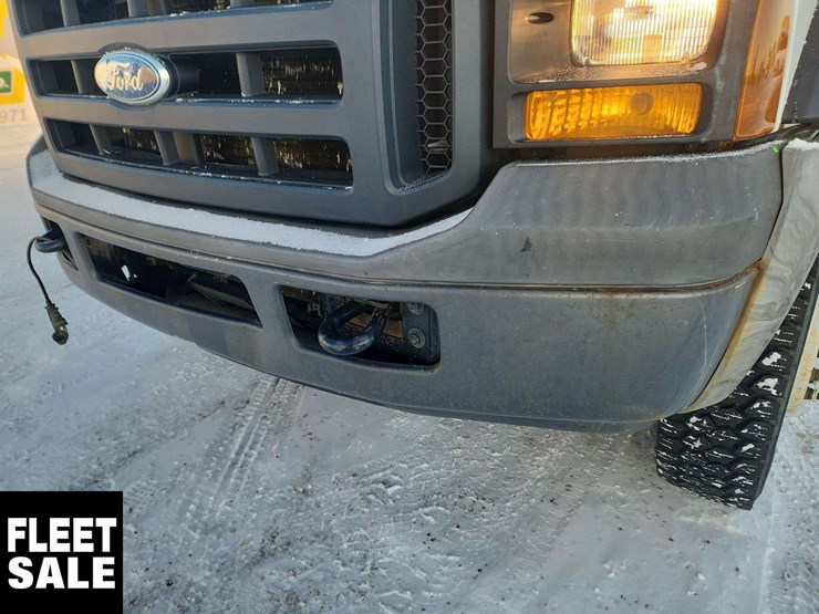 2006-ford-f550-image-43