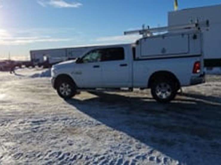 2015-dodge-2500-image-5