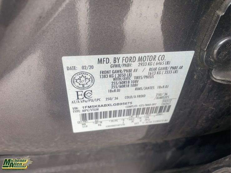 2020-ford-explorer-image-10