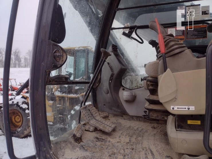 deere-350g-lc-image-12