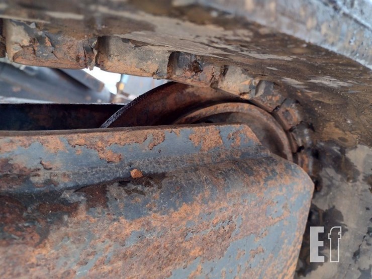 2016-deere-35g-image-40