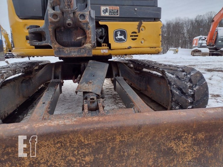 2016-deere-35g-image-21