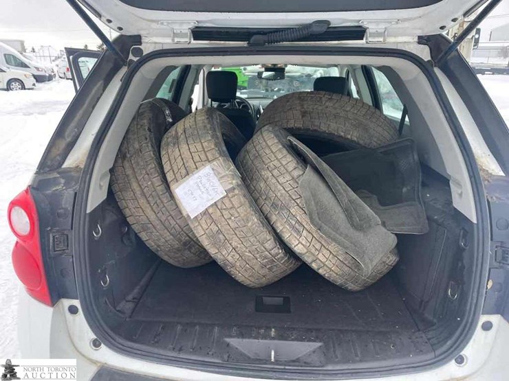 2015-chevrolet-equinox-ls-image-15