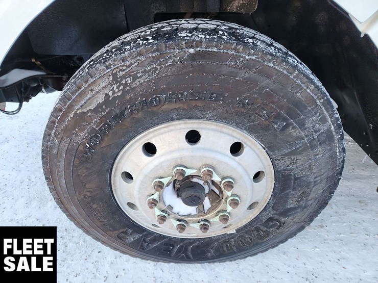 2011-freightliner-coronado-122-sd-image-10