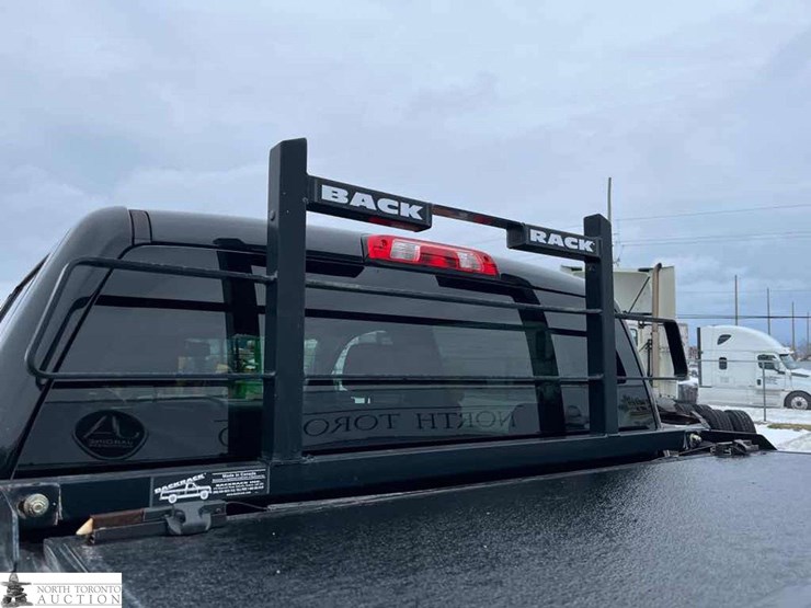 2015-chevrolet-k2500-image-16