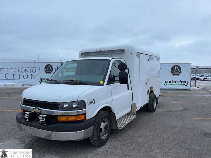 2016-chevrolet-express-g3500-image-1