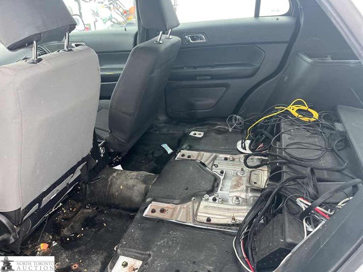 2018-ford-explorer-image-17