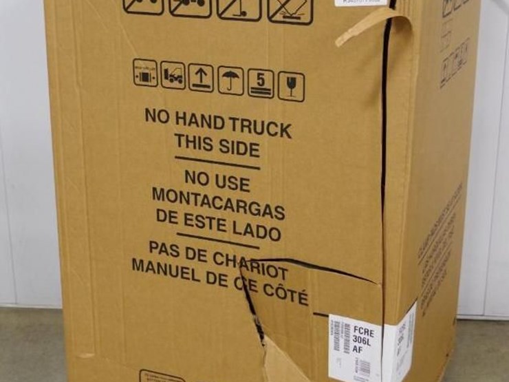 frigidaire-30"-glass-top,-5-burners-5.3-cu.-ft.-electric-range,-unused,-see-description-image-4