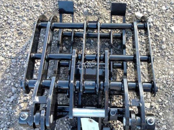 #41-•-mini-excavator-grapple-image-1