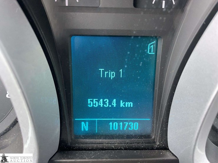 2010-chevrolet-equinox-ls-image-14