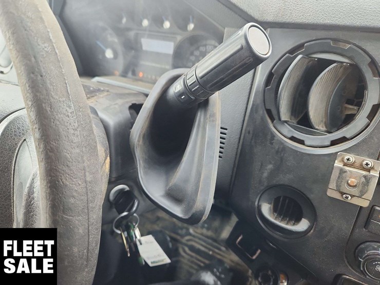 2011-ford-f550-image-24