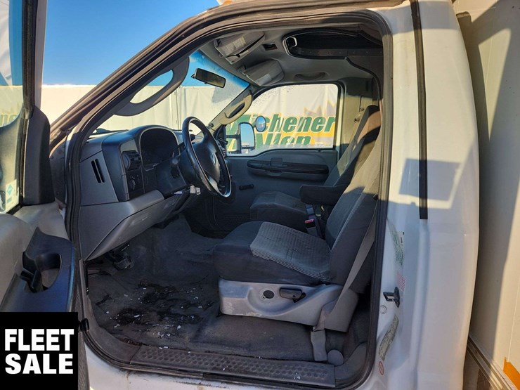 2006-ford-f550-image-14