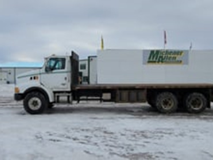 2007-sterling-lt9500-image-5