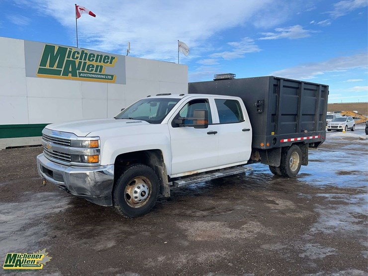2015-chevrolet-silverado-3500hd-image-1