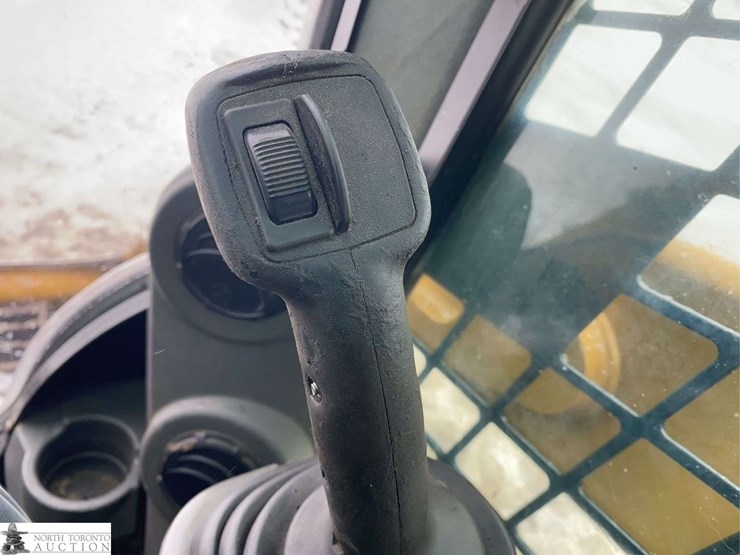 2016-caterpillar-259d-image-20