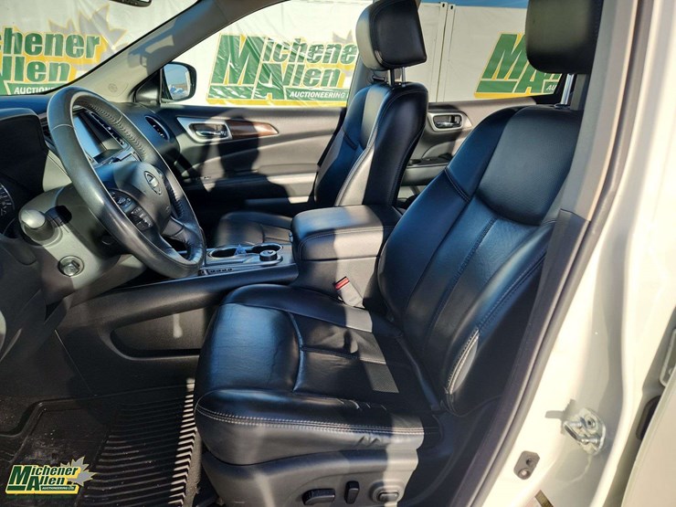 2017-nissan-pathfinder-image-19