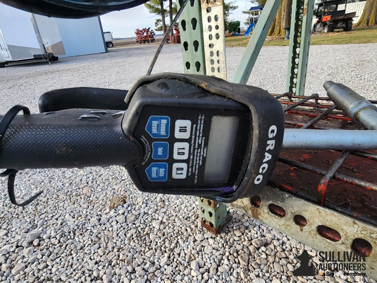 graco-hpm65b-oil-pump-w/-poly-tanks-&-stand-image-18