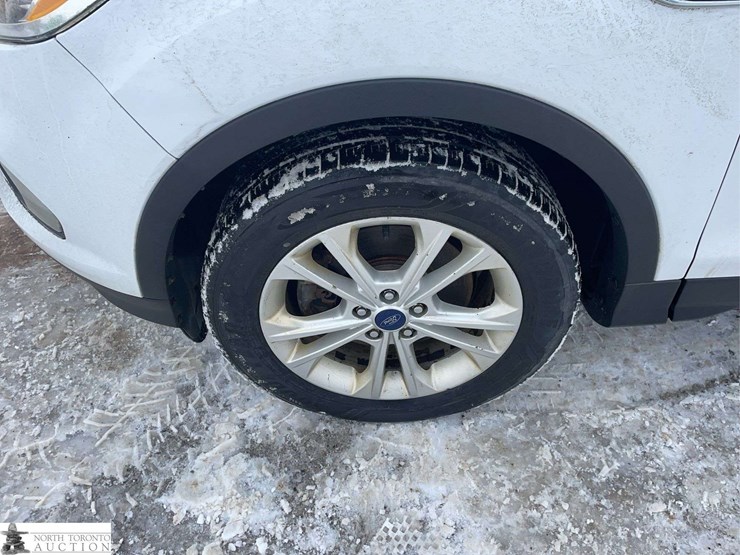 2017-ford-escape-image-19