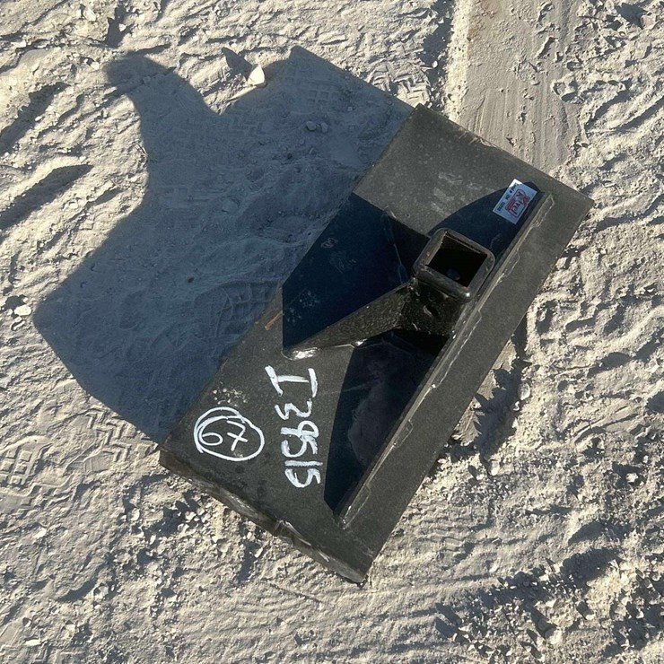 Quick Hitch Mini Skid Steer Attachment