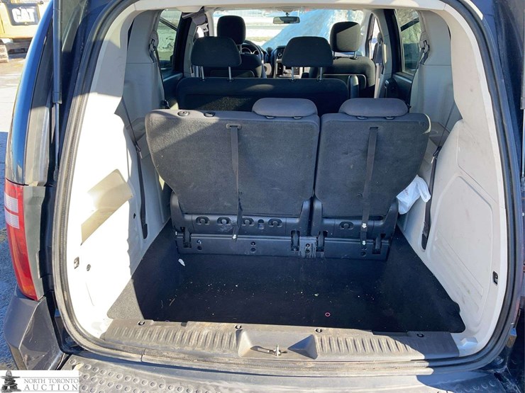 2010-dodge-grand-caravan-se-image-26