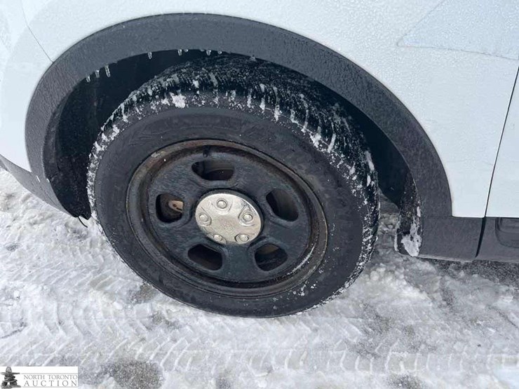 2014-ford-explorer-image-9