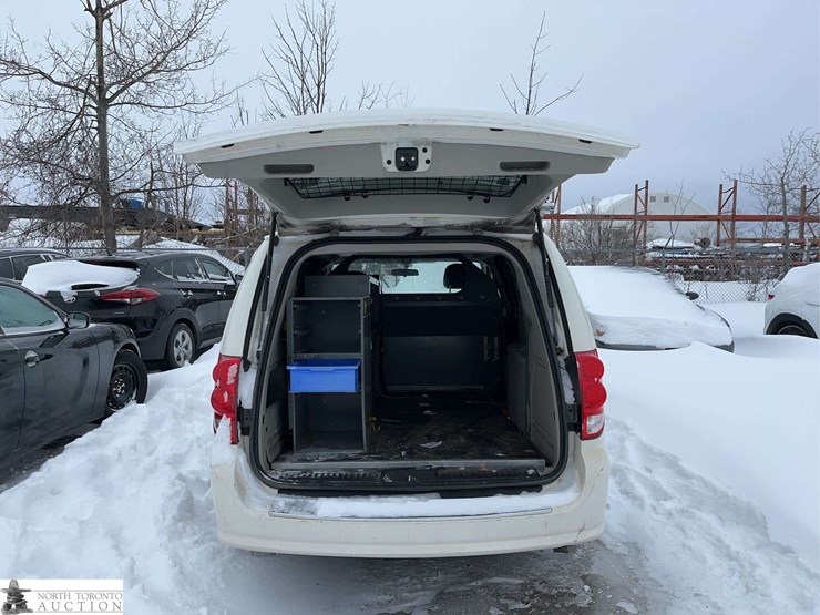 2012-dodge-ram-van-image-26