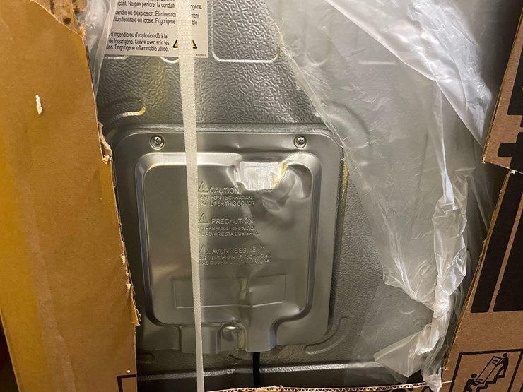 hisense-17.2-cu.-ft.-conter-depth-32"-w-bottom-freezer-refrigerator-fingerprint-resistant,-see-desc.-image-7