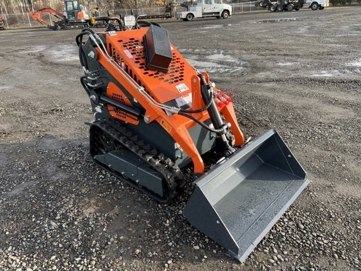 2025-agt-ysrt14-mini-compact-track-loader-image-2