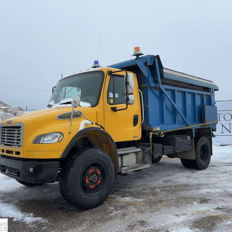 2011 FREIGHTLINER M2 106