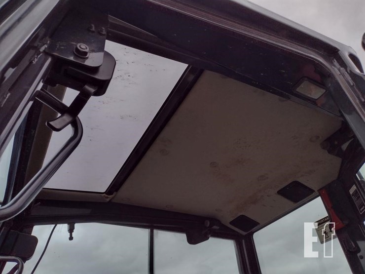 2014-hitachi-zx35u-image-14