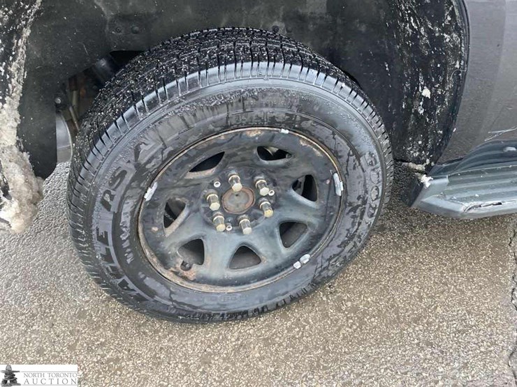 2017-chevrolet-tahoe-image-17