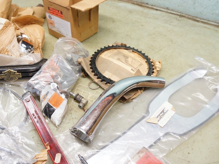 harley-davidson-miscellaneous-parts-lot-image-6
