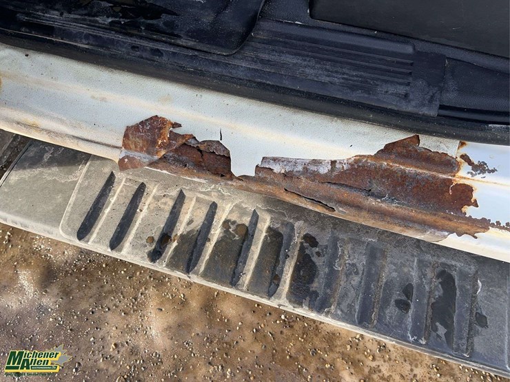 2015-chevrolet-silverado-3500hd-image-25