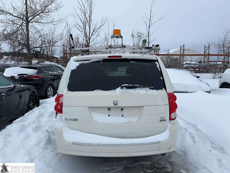 2012-dodge-ram-van-image-5