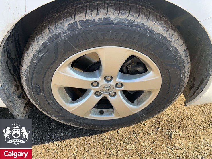 2013-toyota-sienna-image-12