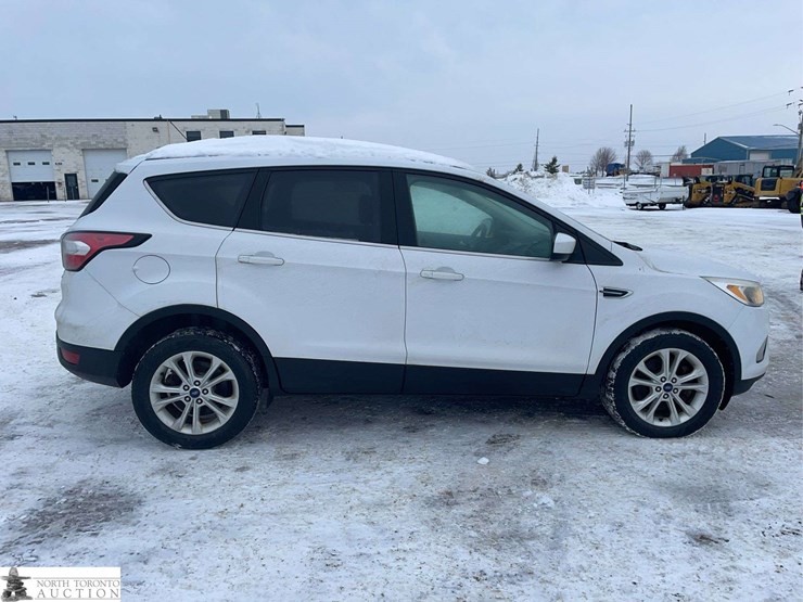 2017-ford-escape-image-6