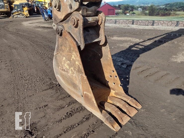 2012-hitachi-zx160-lc-3-image-15