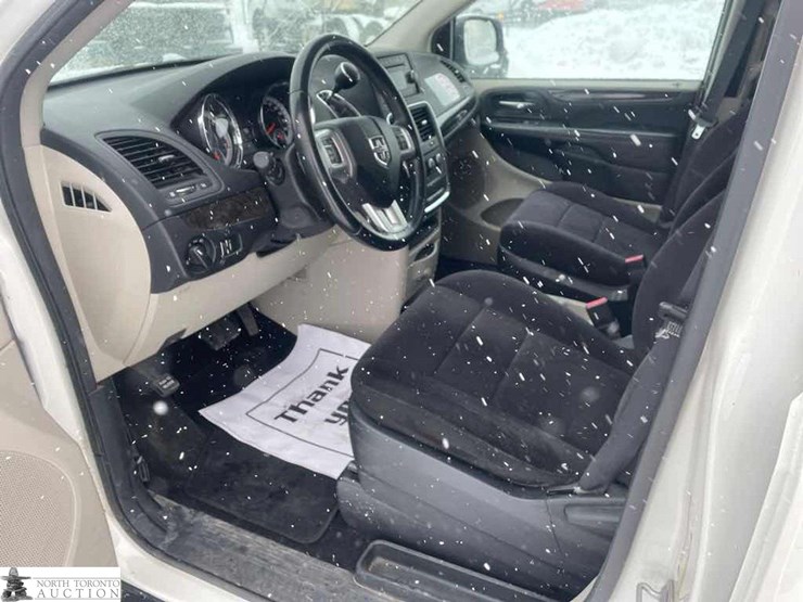 2011-dodge-grand-caravan-image-8