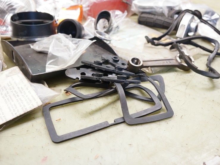 kawasaki-miscellaneous-parts-lot-image-6