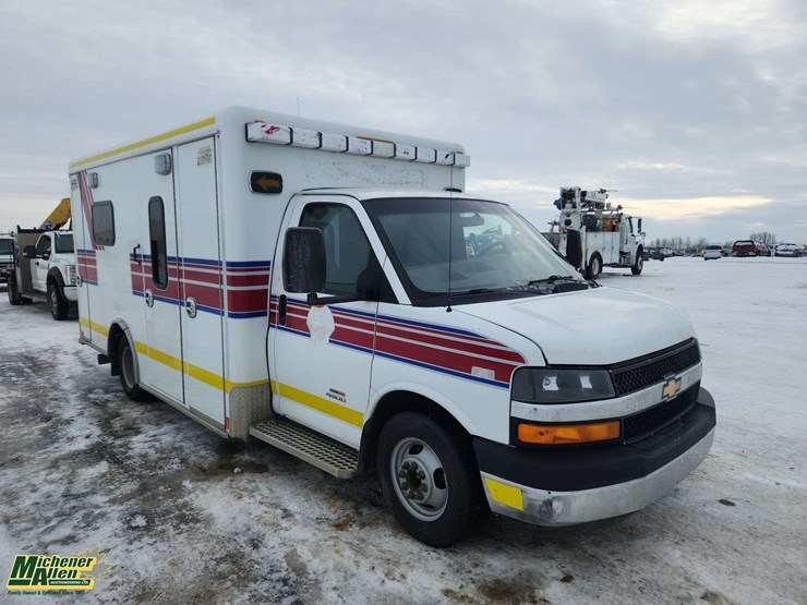 2016-chevrolet-express-s/a-ambulance-image-2