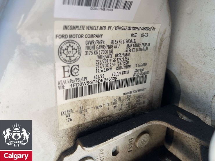 2013-ford-f550-image-23