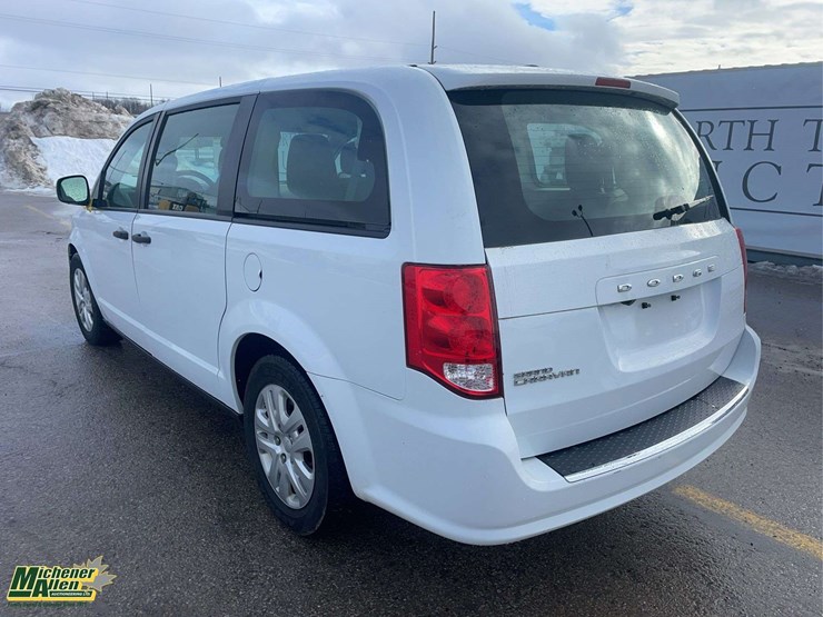 2020-dodge-grand-caravan-se-image-3