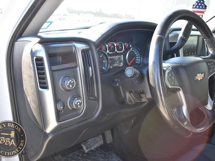 2014-chevrolet-silverado-1500-lt-image-25