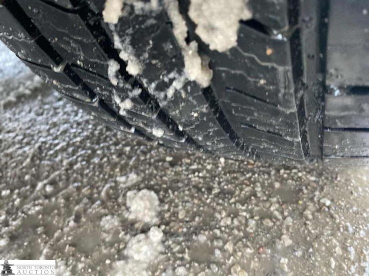 2017-ford-fusion-se-image-16