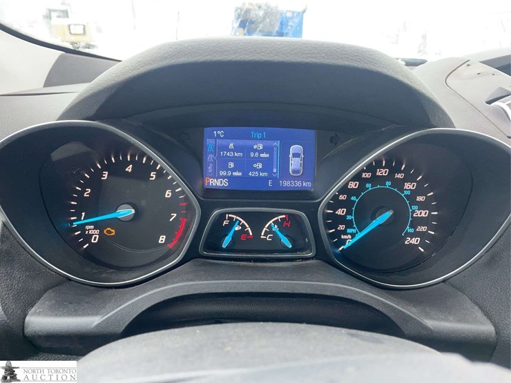 2015-ford-escape-image-13