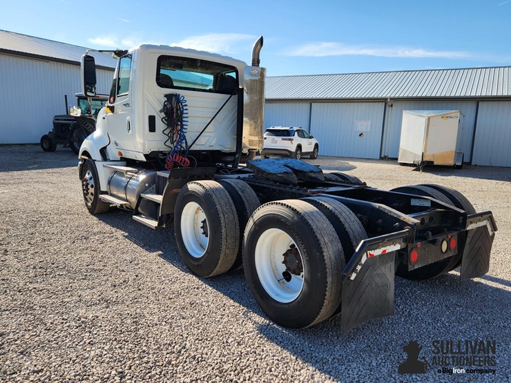 2010-international-prostar-image-7