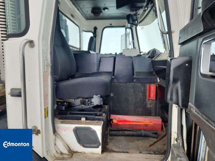 2010-autocar-xpeditor-image-17